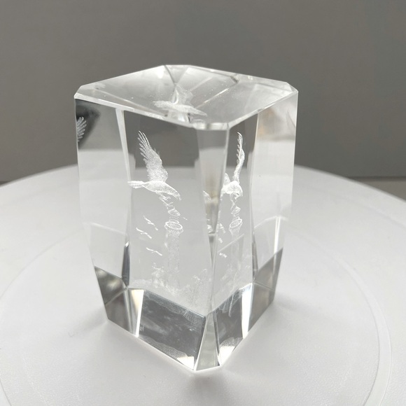 Vintage 3-D Laser Etched Crystal Paperweight Prism - Approx. 3” - Picture 5 of 6